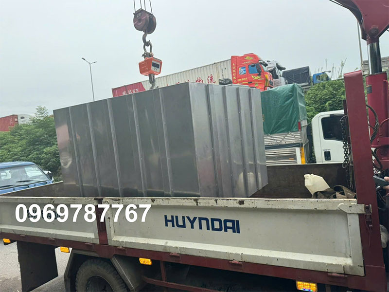 Bể inox đặt nổi nhà dân 1000L